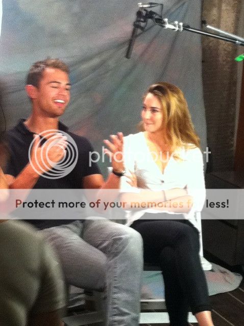 photo TheoJamesComicCon.jpg