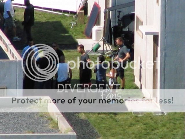 photo TheoJamesDivergentSetPics2.jpeg