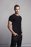  photo NEWTheoJamesDIvergentStills12.jpg