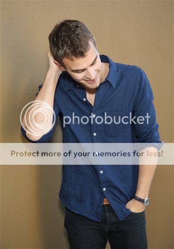  photo TheoJamesLAPortraits6.jpg