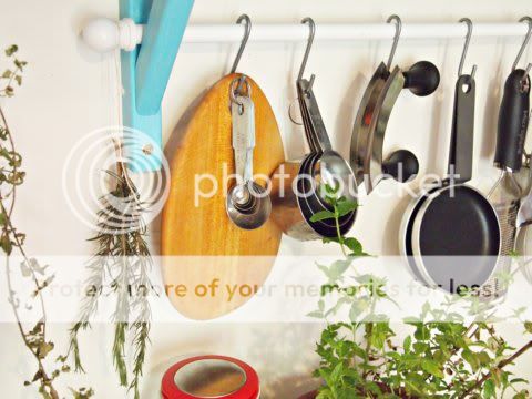 Spring Cottage Kitchen 02