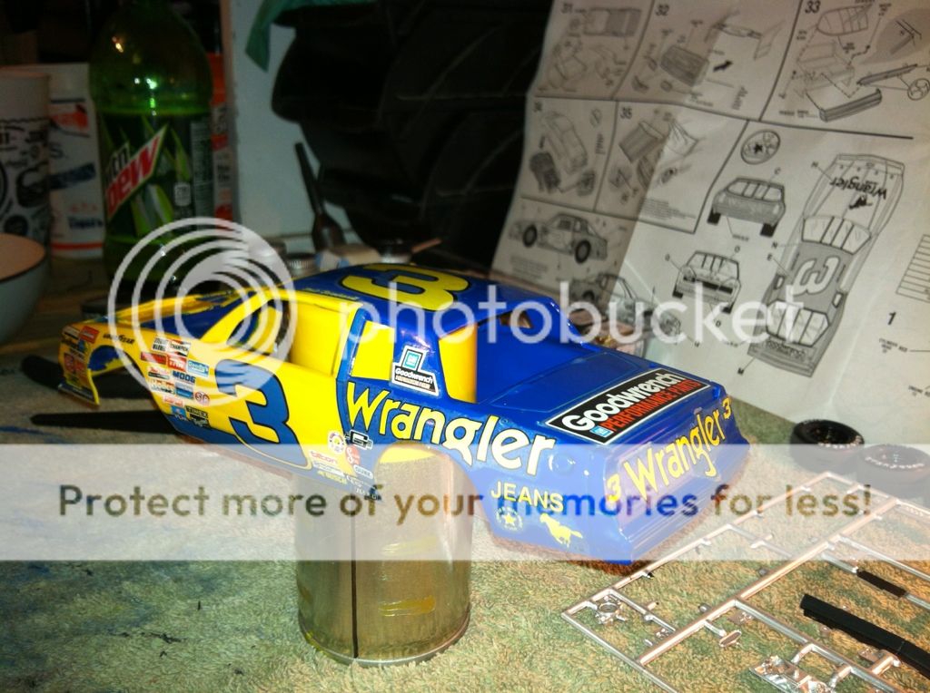 FCF8B085-DE3E-4669-A40D-7005F25A1426-187